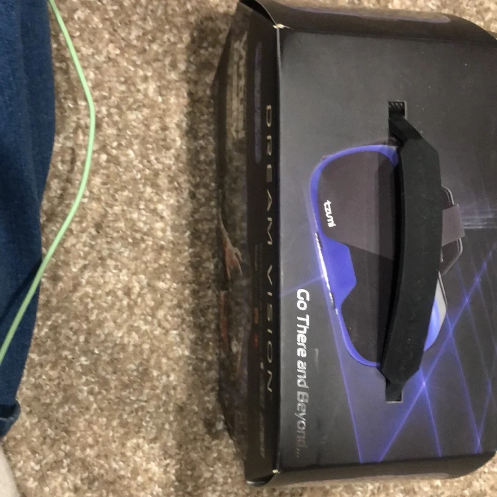 Virtual reality smartphone headset